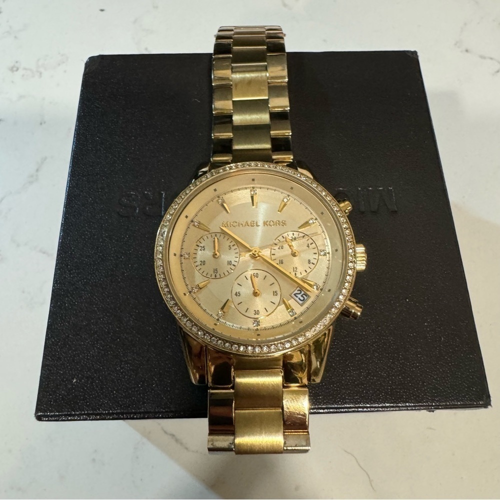 Michael Kors gold watch diamond style outer circle, stainless steel MK6356. - Picture 6 of 10